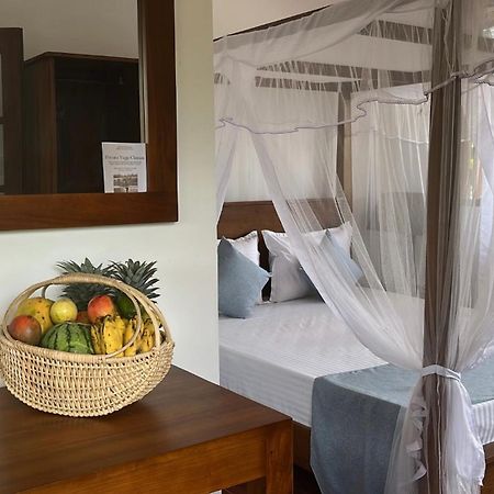 Beach Club Apartments Induruwa Exterior photo